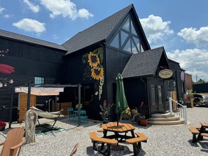 تناول الطعام بالخارج