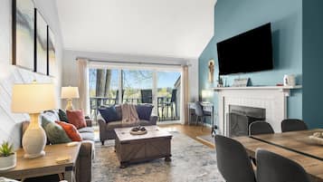 TV, fireplace