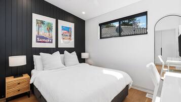 2 bedrooms, desk, iron/ironing board, travel cot