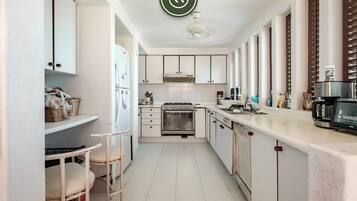 House | 4 bedrooms, Internet