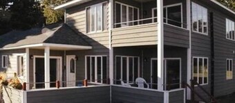 Upper Flat @ Steeple Hill Flats, Bayfield