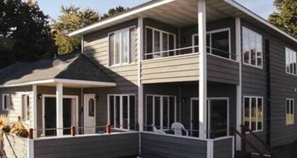 Upper Flat @ Steeple Hill Flats, Bayfield