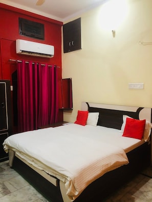 Deluxe Double Room - Maa Vaishno Palace (Faizabad)