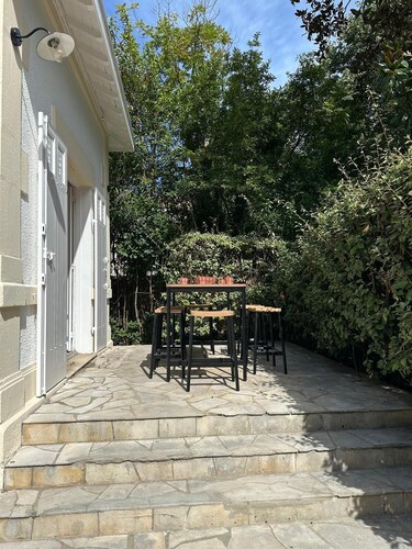 Magnifique Villa, jardin/Pkg. Proche plages, commerces,gare. Jusqu'Ă 12 pers.