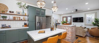 Promenade on Poplar- Brand New, Beautifully Decorated Cozy 2 Bedroom w/ King Bed