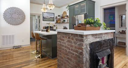 Promenade on Poplar- Brand New, Beautifully Decorated Cozy 2 Bedroom w/ King Bed