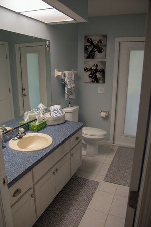 Bruser, hårtørrer, håndklæder, Sæbe