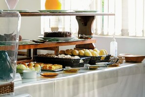 Colazione a buffet inclusa, servita tutte le mattine 