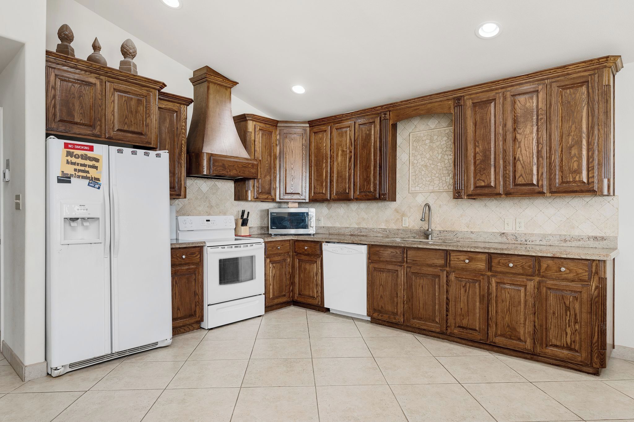 ثلاجة، ميكروويف، فرن، موقد طهي مسطح