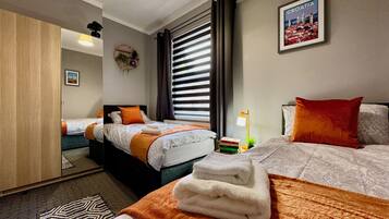 5 bedrooms, iron/ironing board