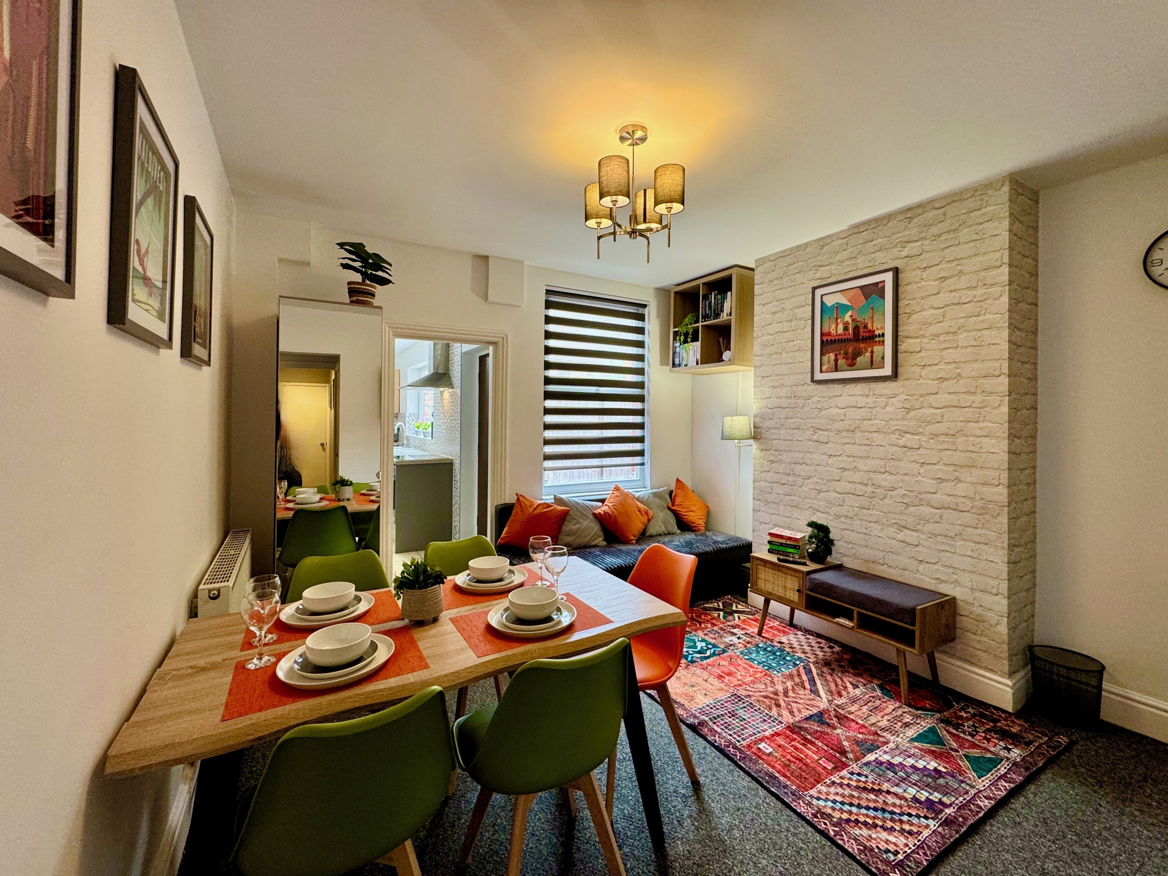 Familien-Stadtwohnung, 5 Schlafzimmer, Eckzimmer | Essbereich im Zimmer