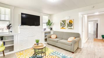 House (3 Bedrooms) | Front of property