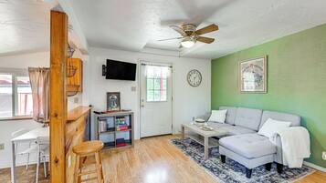 Cottage (2 Bedrooms) | Interior