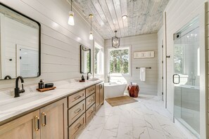 Talo (4 Bedrooms) | Sisätilat