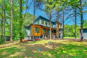 House (4 Bedrooms) | Interior - Deluxe Riverfront Cabin in Broken Bow w/ Hot Tub! (Broken Bow)
