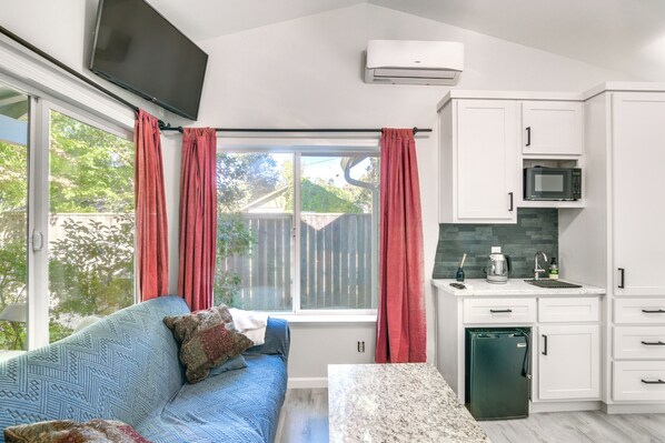 Apartment (0 Bedroom) | Interior - Chico Studio Near Cal State & Downtown (Chico)