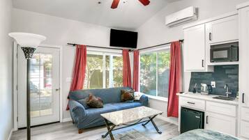 Apartment (0 Bedroom) | Front of property