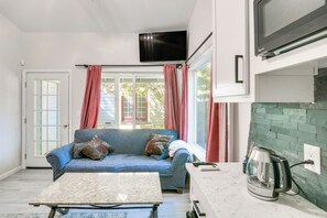 Interior - Chico Studio Near Cal State & Downtown (Chico)