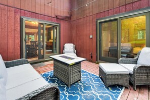 Interior - Pocono Lake Retreat: Ski & Explore at Pine Loch! (Pocono Lake)