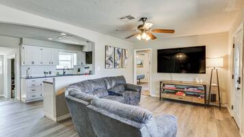 House (4 Bedrooms) | Front of property