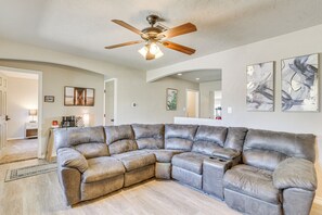 House (4 Bedrooms) | Interior