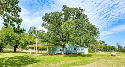 Near Talimena State Park: Quiet Talihina Getaway