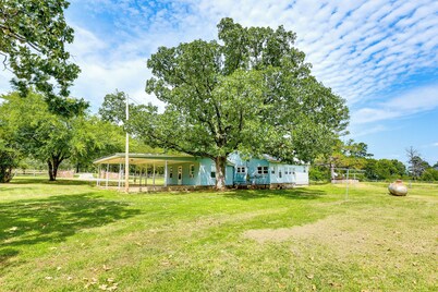 Near Talimena State Park: Quiet Talihina Getaway