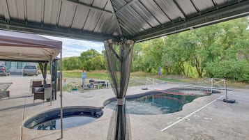 House (6 Bedrooms) | Interior