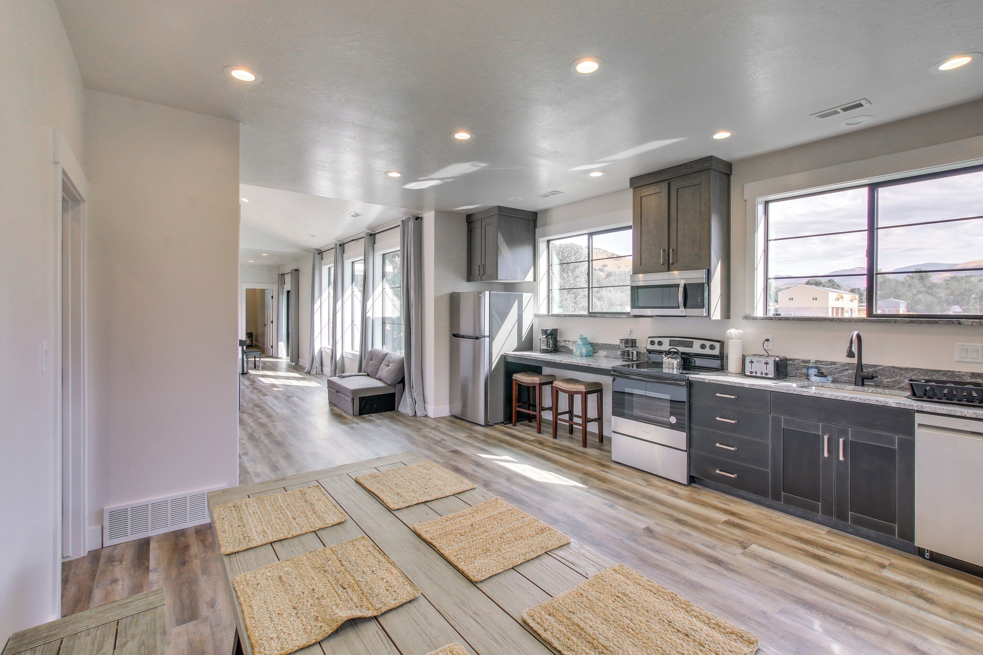 House (6 Bedrooms) | Interior