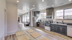 Rumah (6 Bedrooms) | Interior