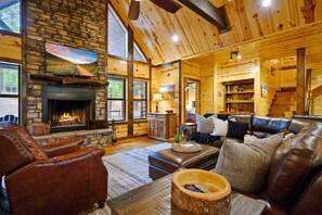 Smart TV, chimenea, reproductor de DVD, futbolito