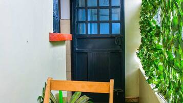 Comfort appartement, uitzicht op de stad | Uitzicht vanaf balkon