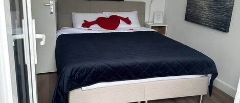 2 多间卧室、熨斗/熨衣板、床单