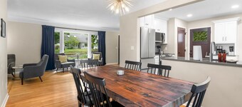 MINNeSTAY* Minikahda Vista | Hot tub