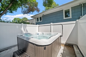 Bain à remous extérieur