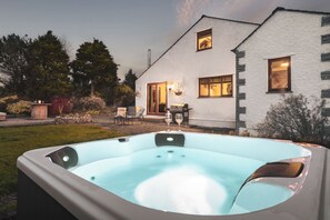 3 bedrooms, Internet - Leavens Farmstead Rural Retreat With Hot Tub (Kendal)