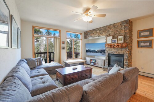 Prospect Point Getaway: Mountain Views w/ Private Hot Tub
