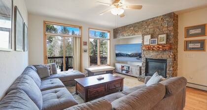 Prospect Point Getaway: Mountain Views w/ Private Hot Tub