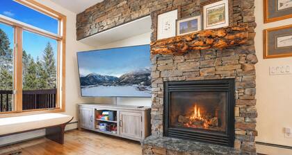 Prospect Point Getaway: Mountain Views w/ Private Hot Tub