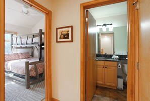 3 bedrooms, desk, free WiFi, bed sheets - Prospect Point Getaway: Mountain Views w/ Private Hot Tub (Frisco)