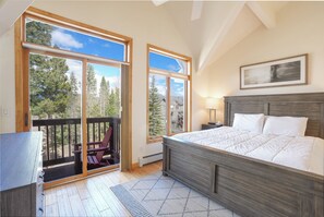 3 bedrooms, desk, free WiFi, bed sheets