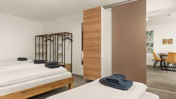 4 Schlafzimmer, Bügeleisen/Bügelbrett, Reisekinderbett, WLAN