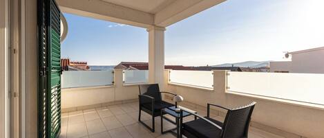 Apartment | Terrace/patio