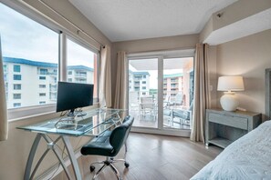 3 bedrooms, desk, iron/ironing board, free WiFi