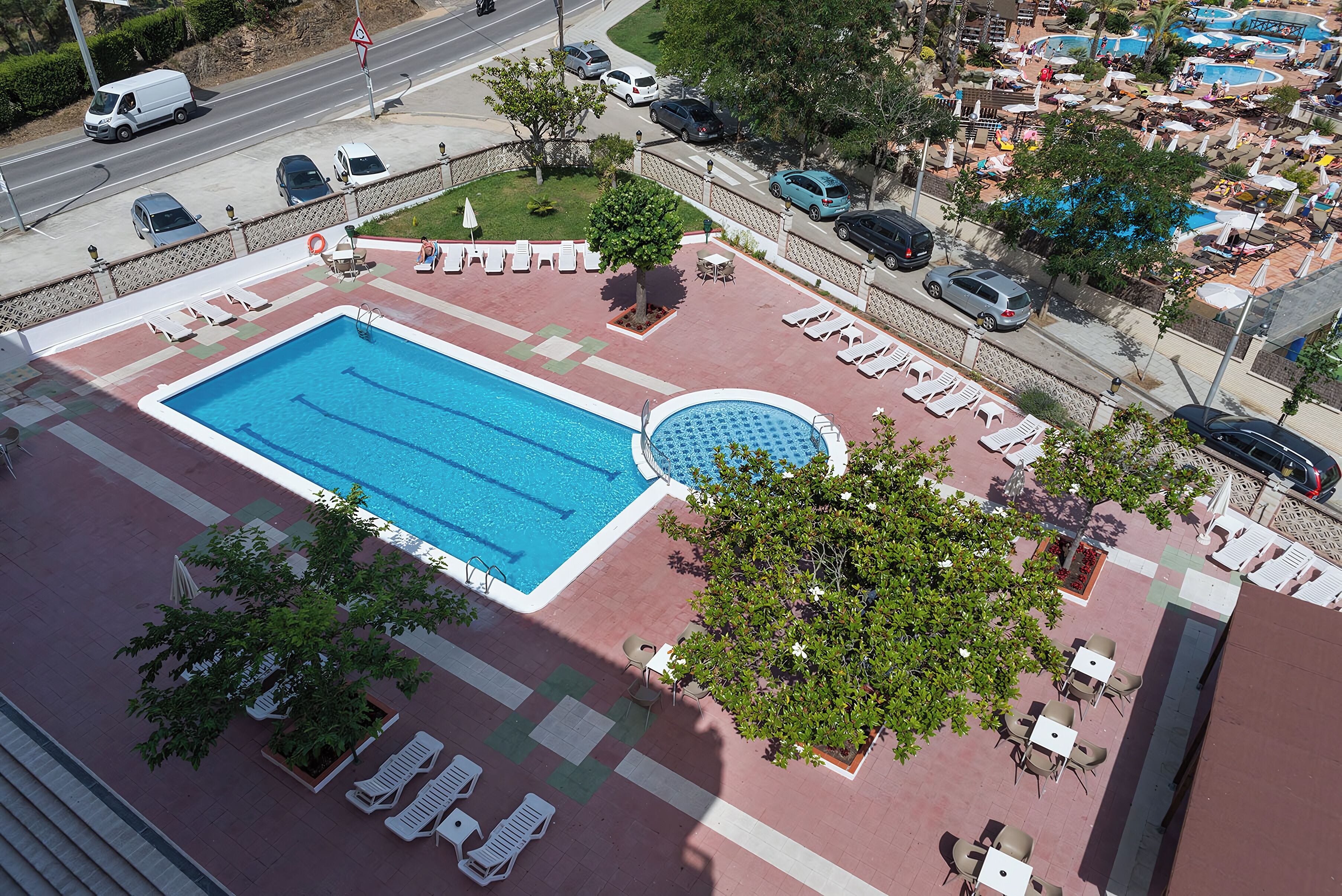 Piscine extérieure (ouverte en saison)