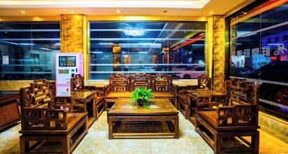 Hengxian Longxiang Crown Hotel