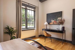 Unclassified image, 3 of 19, button