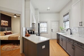4 bedrooms, desk, iron/ironing board, WiFi