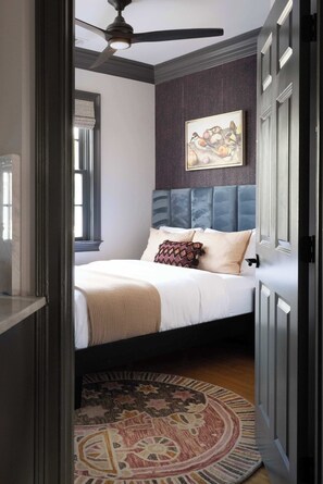 4 bedrooms, desk, iron/ironing board, WiFi