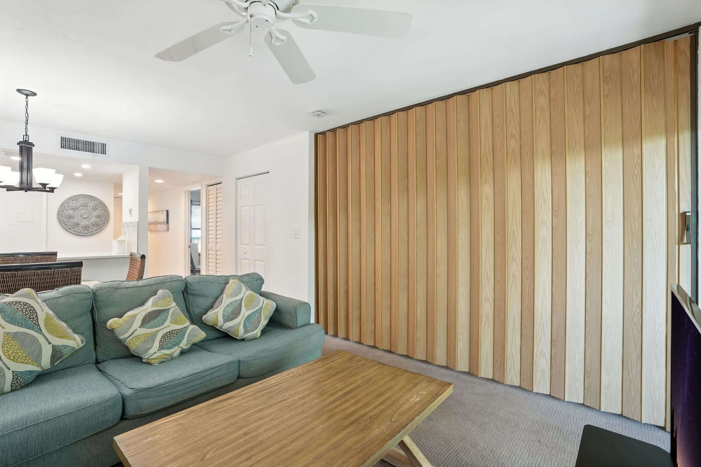 TV, DVD player, offices